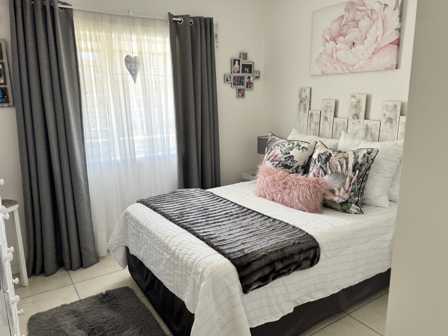 2 Bedroom Property for Sale in Hartenbos Central Western Cape